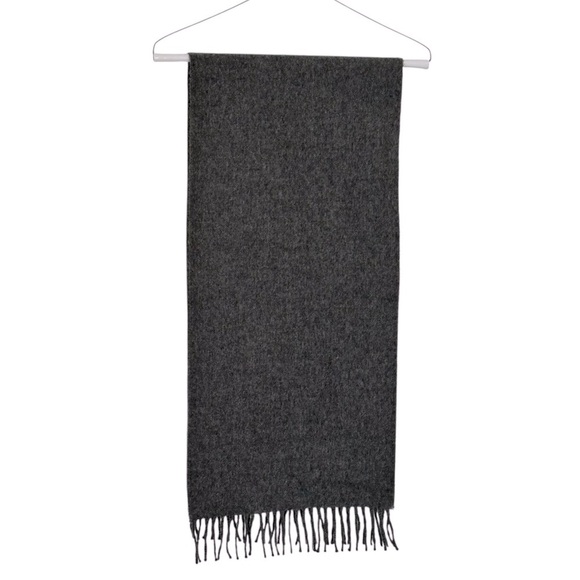 Fringed Peruvian Baby Alpaca Men's Winter Neck Scarf in Charcoal Gray One Size - Picture 3 of 5